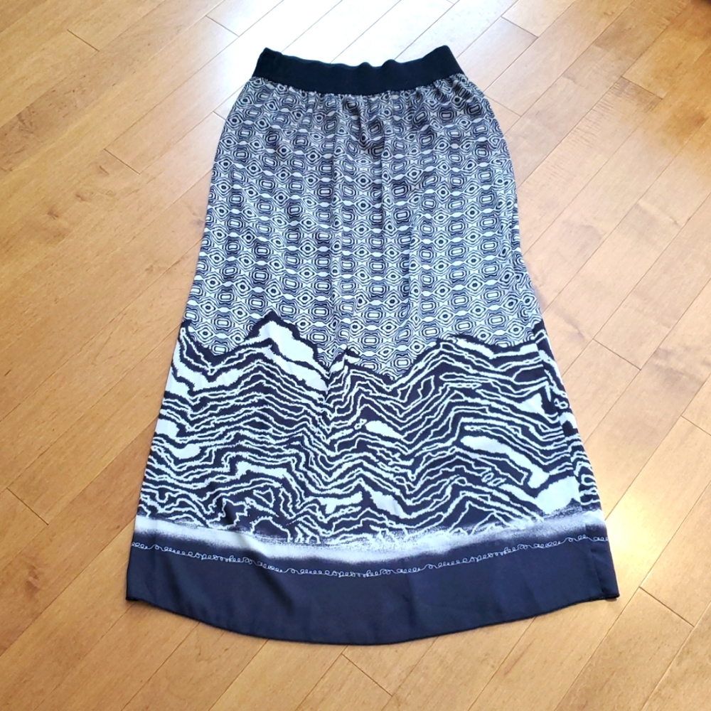 Lapis Printed Maxi Skirt Elastic Waist Size L
